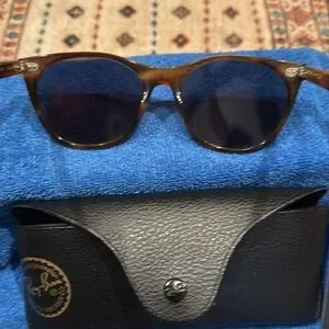 Ray-Ban Tortoise Shell Sunglasses with Black Case. Has prescription lens. Ray-Ban RB2140 Wayfarer - Wayfarer Tortoise Frame  main image 4